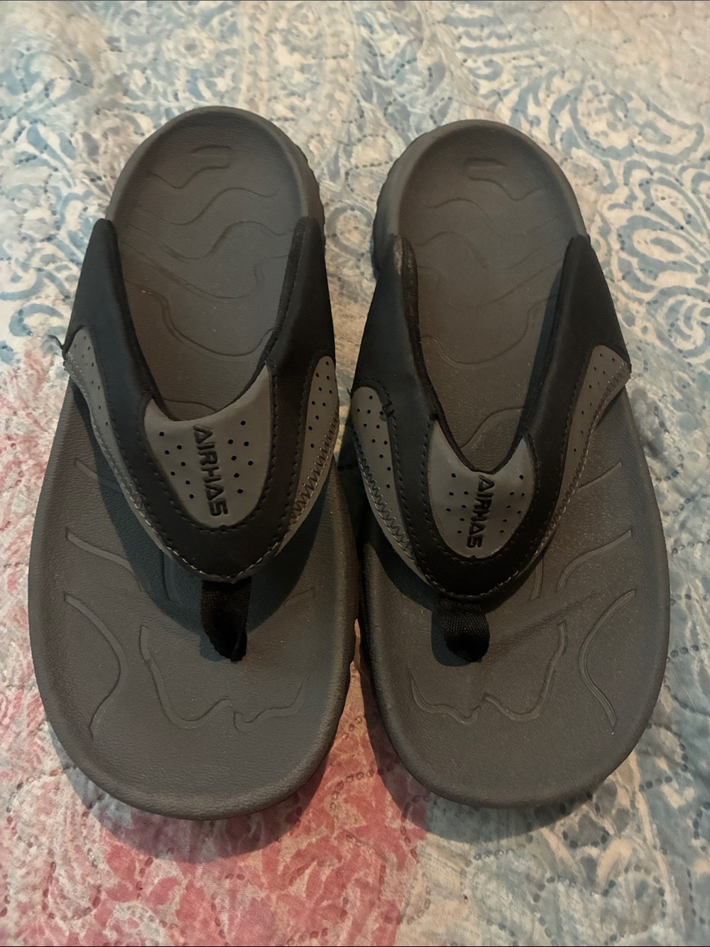 Airhas Black and Gray Comfort Flip Flops